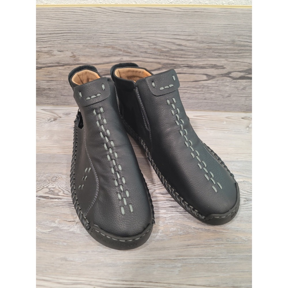 Moccasin sport fashion shoes size 8 men NEW black leather